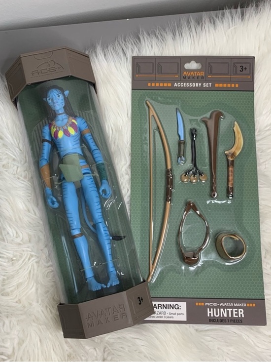 Disney Other - Avatar Maker Hunter Figure with Accessory Set